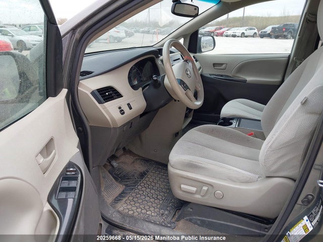 20259668 :رقم المزاد ، 5TDKK3DC7CS203011 vin ، 2012 Toyota Sienna Le V6 مزاد بيع
