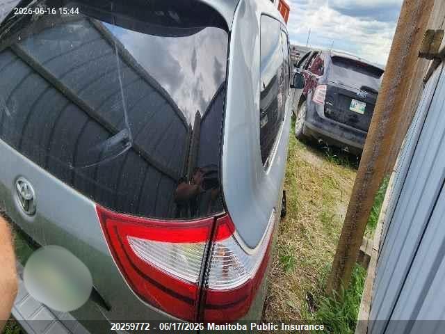 2019 Toyota Sienna V6 მანქანა იყიდება აუქციონზე, vin: 5TDZZ3DCXKS005354, აუქციონის ნომერი: 20259772