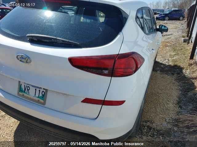 KM8J23A4XKU003755 Hyundai Tucson Essential