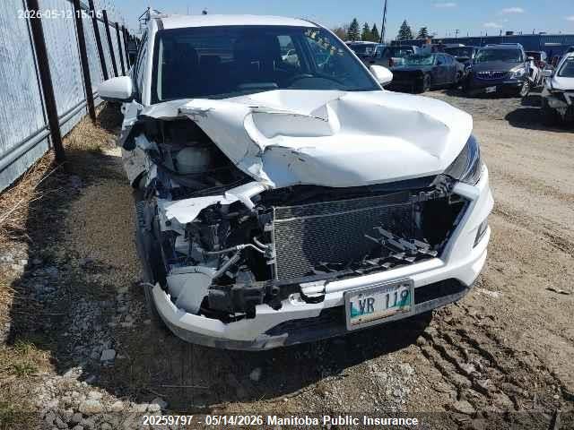 KM8J23A4XKU003755 Hyundai Tucson Essential