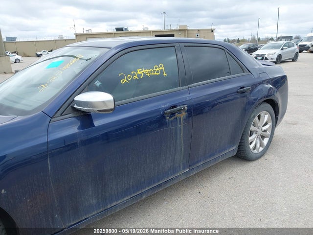2C3CCASG3FH769735 Chrysler 300C
