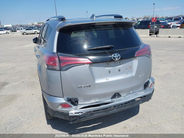 2T3JFREV5HW634097 Toyota RAV4 SE