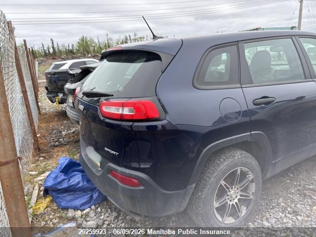 Продажа на аукционе авто 2015 Jeep Cherokee Sport, vin: 1C4PJMAB5FW665808, номер лота: 20259923