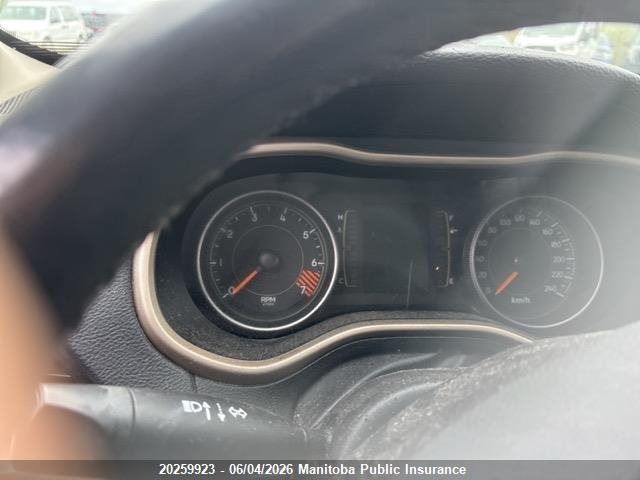Продажа на аукционе авто 2015 Jeep Cherokee Sport, vin: 1C4PJMAB5FW665808, номер лота: 20259923