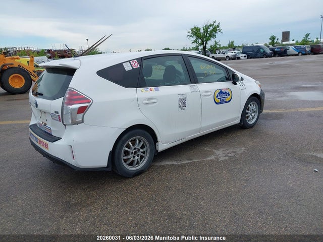 20260031 :رقم المزاد ، JTDZN3EU2FJ029167 vin ، 2015 Toyota Prius V مزاد بيع