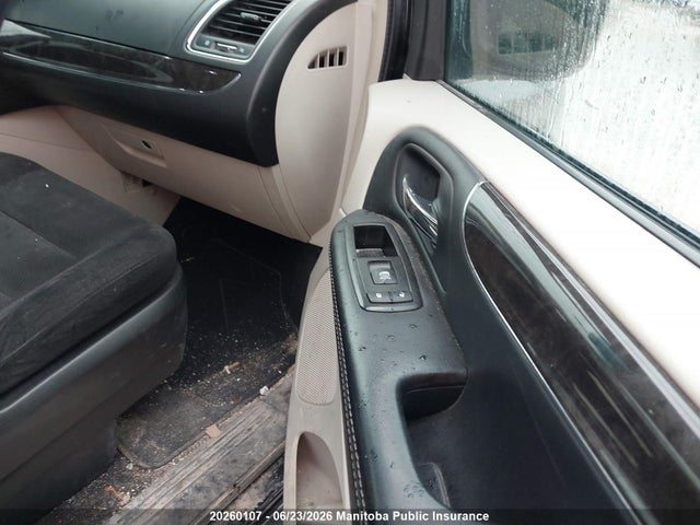 20260107 :رقم المزاد ، 2C4RC1BG4FR519811 vin ، 2015 Chrysler Town & Country Touring مزاد بيع