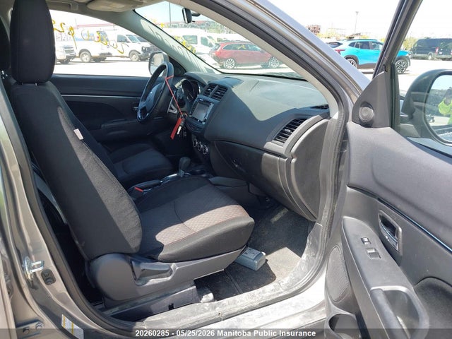 20260285 :رقم المزاد ، JA4AJ4AW7HZ611317 vin ، 2017 Mitsubishi Rvr Se مزاد بيع