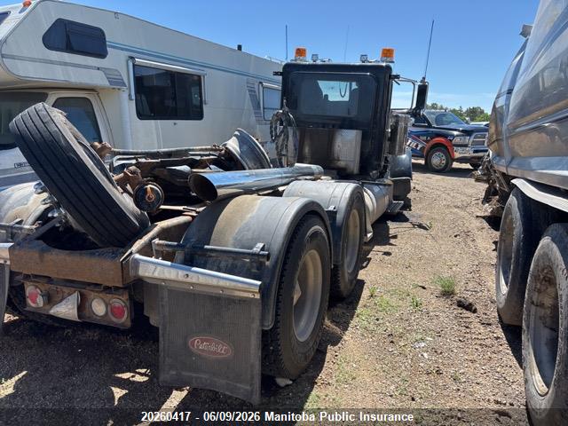 20260417 :رقم المزاد ، 1XPWD49X7AD106590 vin ، 2010 Peterbilt Other مزاد بيع