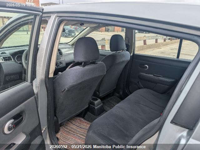 20260592 :رقم المزاد ، 3N1BC13E19L385472 vin ، 2009 Nissan Versa 1.8 S مزاد بيع