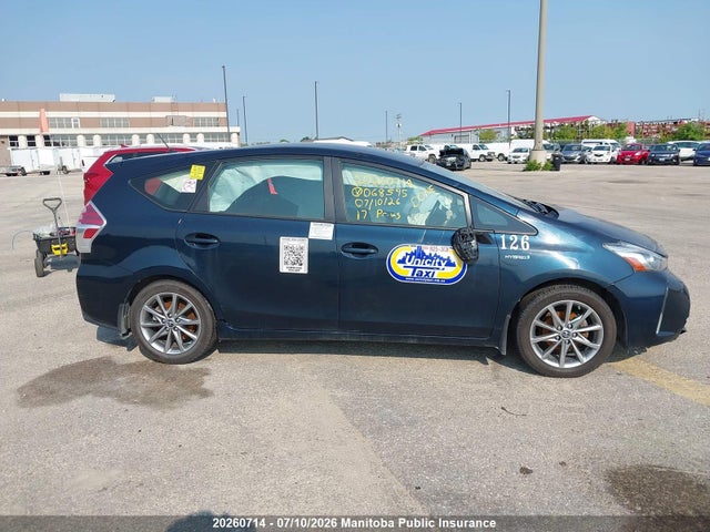 Toyota PRIUS V 2017 JTDZN3EU5HJ068595 Image 13