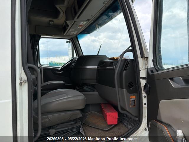 Volvo Vnl 760 2022 4V4NC9EH9NN603401 Image 5