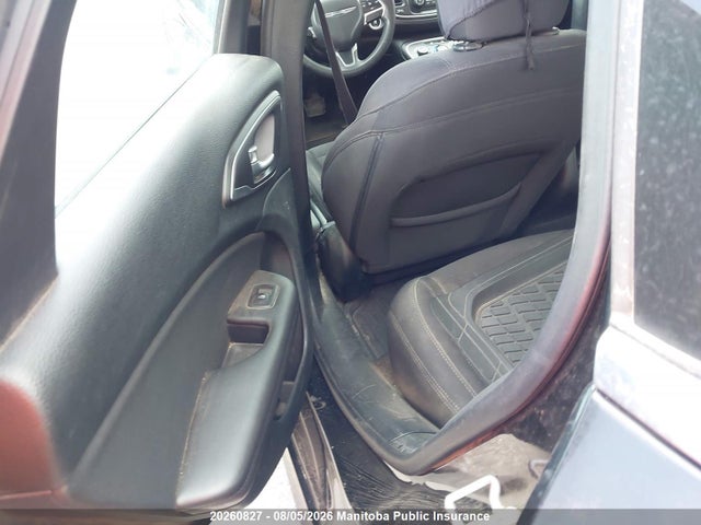 Продаж на аукціоні авто 2015 Chrysler 200 Lx, vin: 1C3CCCFB3FN530803, номер лоту: 20260827