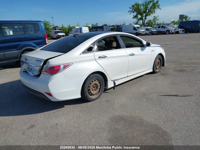 2013 Hyundai Sonata Limited Hybrid მანქანა იყიდება აუქციონზე, vin: KMHEC4A4XDA073152, აუქციონის ნომერი: 20260830