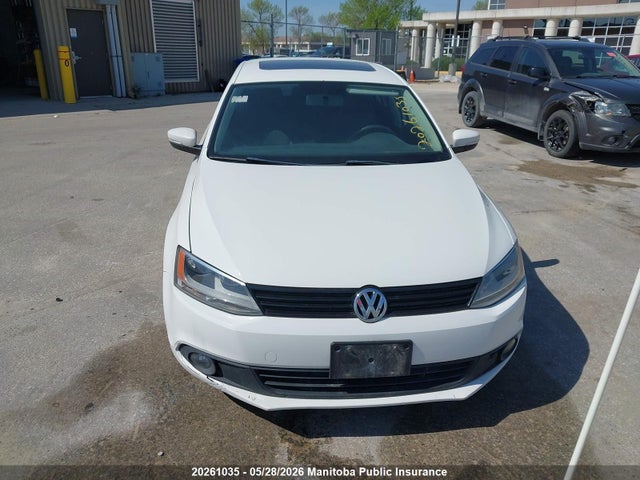 20261035 :رقم المزاد ، 3VWDK7AJ2BM009419 vin ، 2011 Volkswagen Jetta 2.0 مزاد بيع