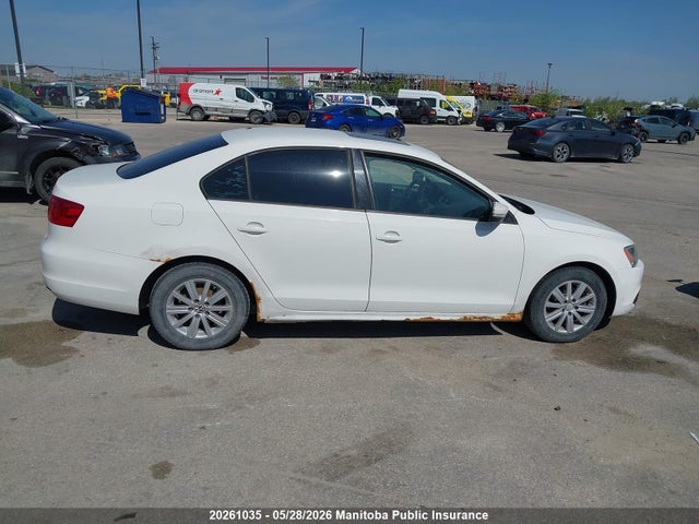 20261035 :رقم المزاد ، 3VWDK7AJ2BM009419 vin ، 2011 Volkswagen Jetta 2.0 مزاد بيع