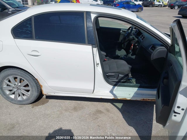 20261035 :رقم المزاد ، 3VWDK7AJ2BM009419 vin ، 2011 Volkswagen Jetta 2.0 مزاد بيع