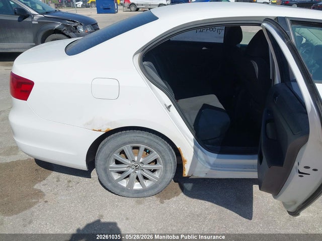 20261035 :رقم المزاد ، 3VWDK7AJ2BM009419 vin ، 2011 Volkswagen Jetta 2.0 مزاد بيع