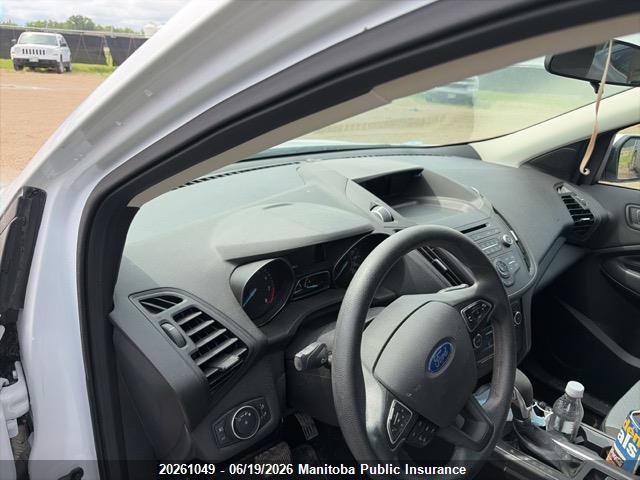 1FMCU0GD2JUC97160 Ford ESCAPE SE