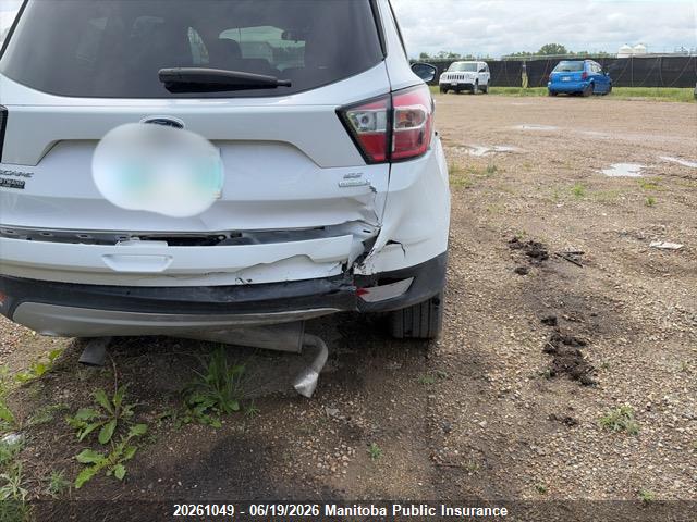 1FMCU0GD2JUC97160 Ford ESCAPE SE