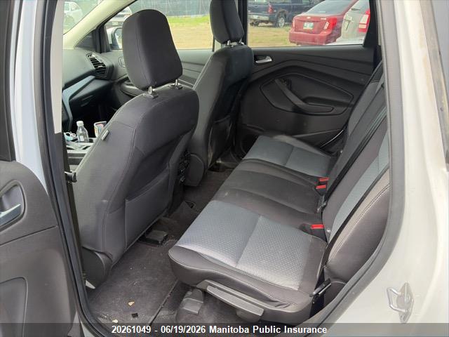 1FMCU0GD2JUC97160 Ford ESCAPE SE
