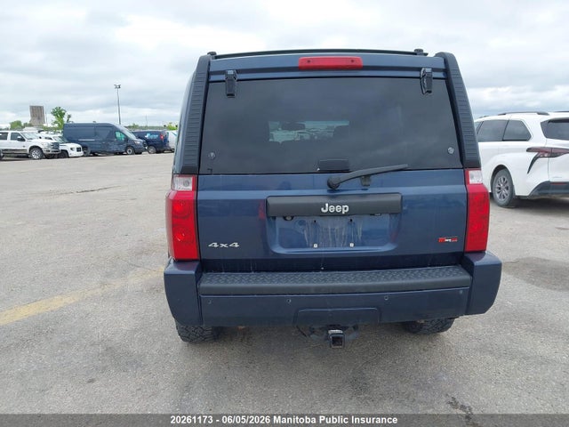 20261173 :رقم المزاد ، 1J4RG4GK3AC119432 vin ، 2010 Jeep Commander Sport مزاد بيع