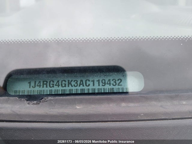 20261173 :رقم المزاد ، 1J4RG4GK3AC119432 vin ، 2010 Jeep Commander Sport مزاد بيع