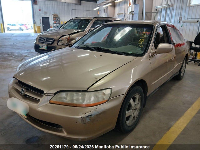 20261179 :رقم المزاد ، 1HGCG5676YA809049 vin ، 2000 Honda Accord Se مزاد بيع