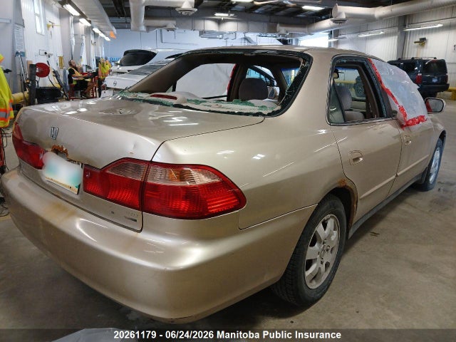 20261179 :رقم المزاد ، 1HGCG5676YA809049 vin ، 2000 Honda Accord Se مزاد بيع