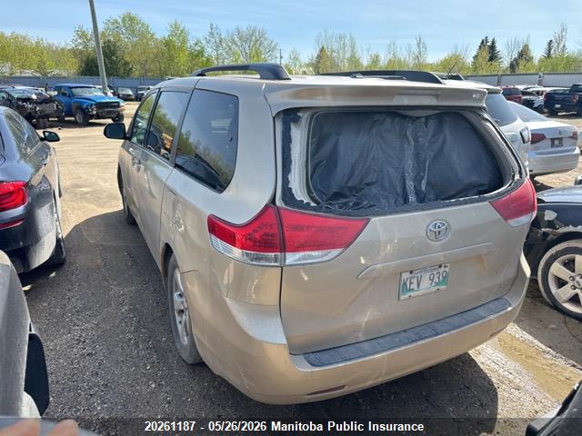 20261187 :رقم المزاد ، 5TDKK3DC9BS146003 vin ، 2011 Toyota Sienna Le V6 Le V6 مزاد بيع