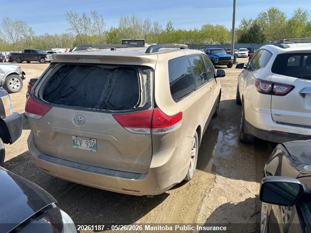 20261187 :رقم المزاد ، 5TDKK3DC9BS146003 vin ، 2011 Toyota Sienna Le V6 Le V6 مزاد بيع