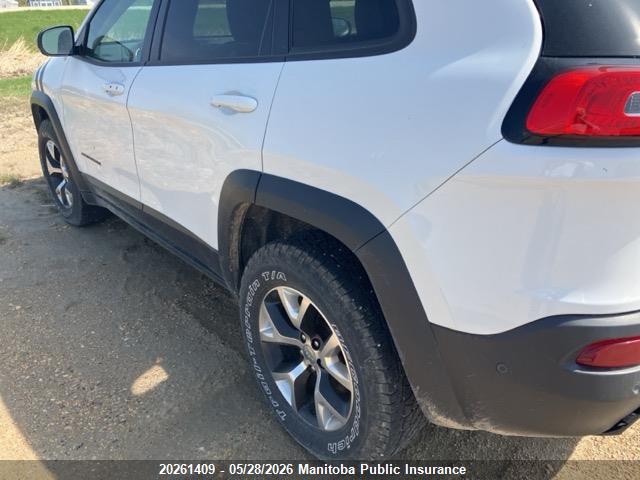 2015 Jeep Cherokee Trailhawk მანქანა იყიდება აუქციონზე, vin: 1C4PJMBS1FW678697, აუქციონის ნომერი: 20261409