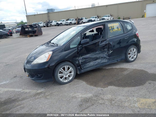 20261424 :رقم المزاد ، JHMGE8G85AC803928 vin ، 2010 Honda Fit Sport مزاد بيع