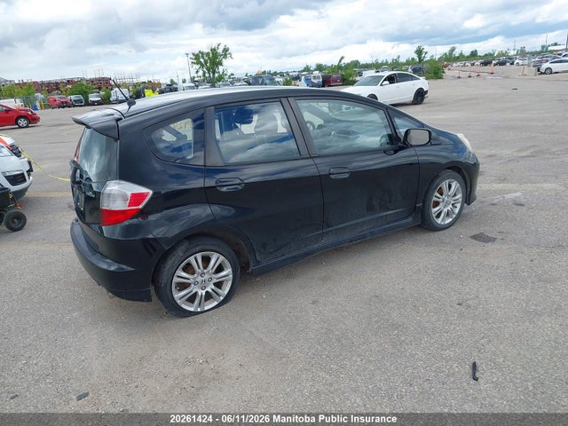 20261424 :رقم المزاد ، JHMGE8G85AC803928 vin ، 2010 Honda Fit Sport مزاد بيع