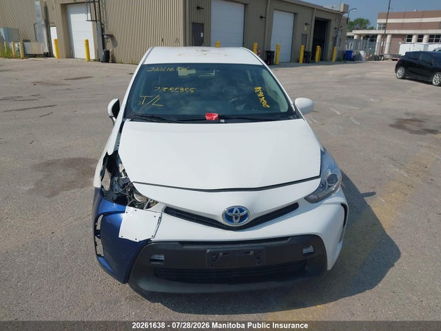 Toyota PRIUS V 2016 JTDZN3EU8GJ053958 Image 13