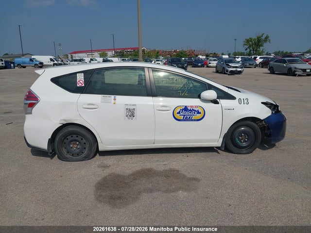 Toyota PRIUS V 2016 JTDZN3EU8GJ053958 Image 14