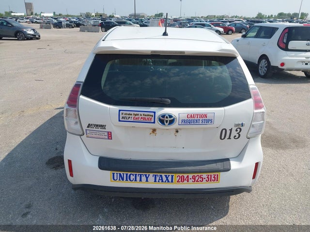 Toyota PRIUS V 2016 JTDZN3EU8GJ053958 Image 17