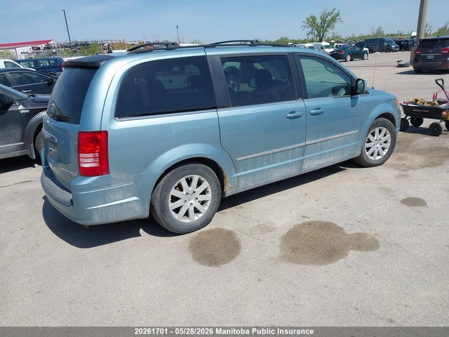 2010 Chrysler Town & Country Touring მანქანა იყიდება აუქციონზე, vin: 2A4RR5DX9AR415997, აუქციონის ნომერი: 20261701