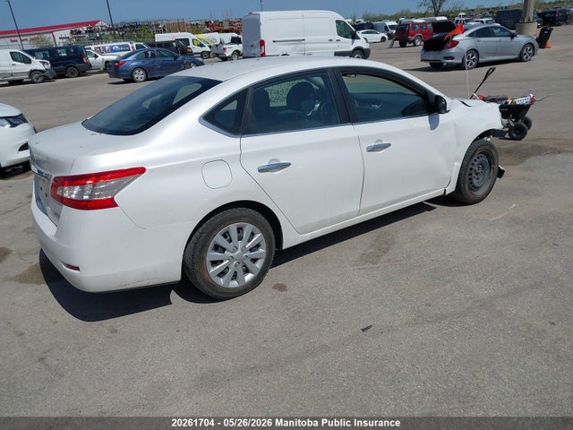 Продажа на аукционе авто 2015 Nissan Sentra 1.8 S, vin: 3N1AB7AP7FL693280, номер лота: 20261704