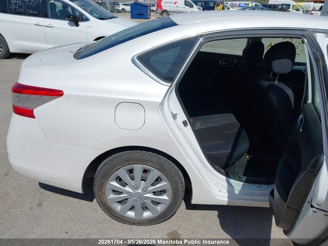 Продажа на аукционе авто 2015 Nissan Sentra 1.8 S, vin: 3N1AB7AP7FL693280, номер лота: 20261704