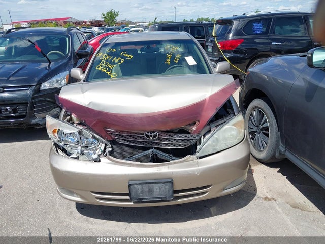 20261799 :رقم المزاد ، 4T1BF30K44U581183 vin ، 2004 Toyota Camry Xle V6 مزاد بيع
