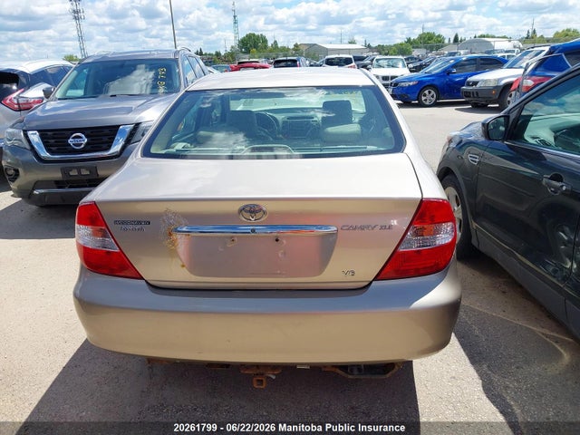 20261799 :رقم المزاد ، 4T1BF30K44U581183 vin ، 2004 Toyota Camry Xle V6 مزاد بيع