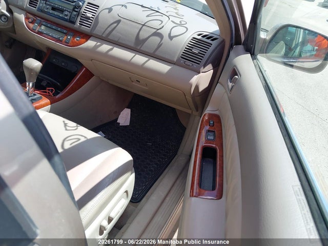 20261799 :رقم المزاد ، 4T1BF30K44U581183 vin ، 2004 Toyota Camry Xle V6 مزاد بيع