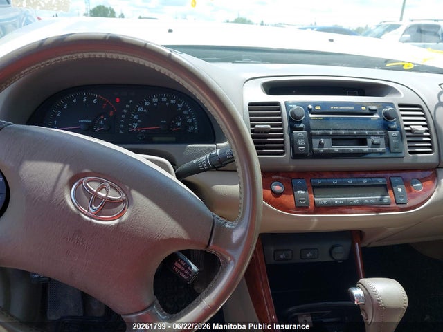20261799 :رقم المزاد ، 4T1BF30K44U581183 vin ، 2004 Toyota Camry Xle V6 مزاد بيع