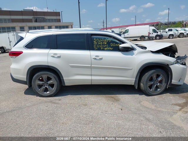 Продажа на аукционе авто 2017 Toyota Highlander Limited V6, vin: 5TDDZRFH7HS368676, номер лота: 20261807