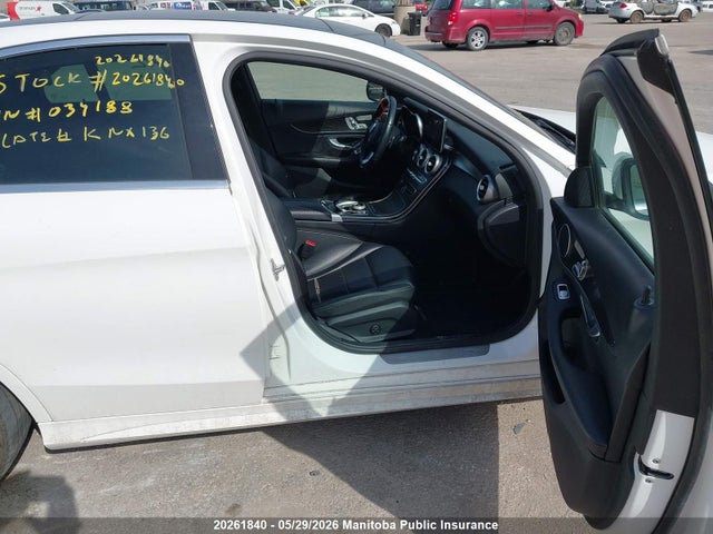 2015 Mercedes Benz C300w 4matic მანქანა იყიდება აუქციონზე, vin: 55SWF4KB4FU034188, აუქციონის ნომერი: 20261840