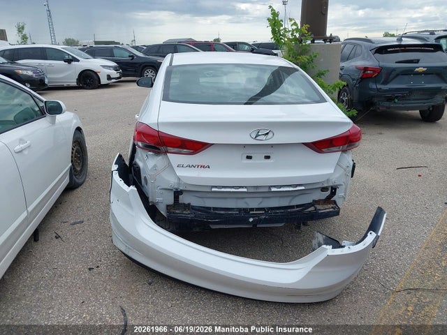 2017 Hyundai Elantra Le მანქანა იყიდება აუქციონზე, vin: 5NPD74LF5HH075747, აუქციონის ნომერი: 20261966
