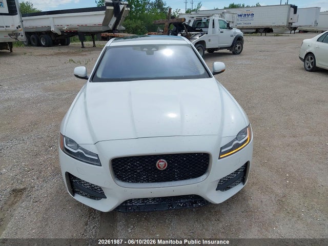 SAJBJ4BV2HCY25782 Jaguar Xf 35t