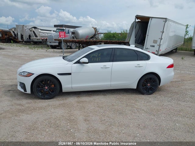 SAJBJ4BV2HCY25782 Jaguar Xf 35t