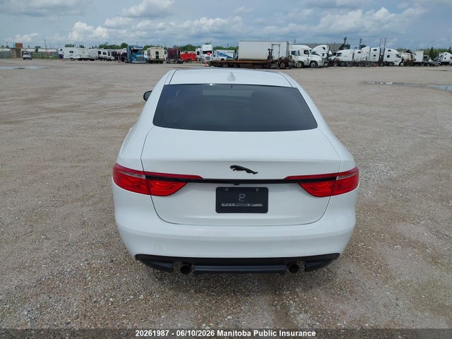 SAJBJ4BV2HCY25782 Jaguar Xf 35t
