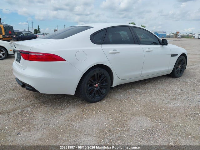 SAJBJ4BV2HCY25782 Jaguar Xf 35t